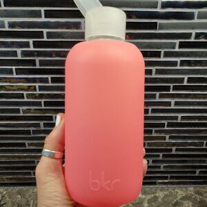 BKR WATER BOTTLE ROSY PINK NEON 16 OZ. GLASS WITH SILICONE SLEEVE RETIRED COLOR